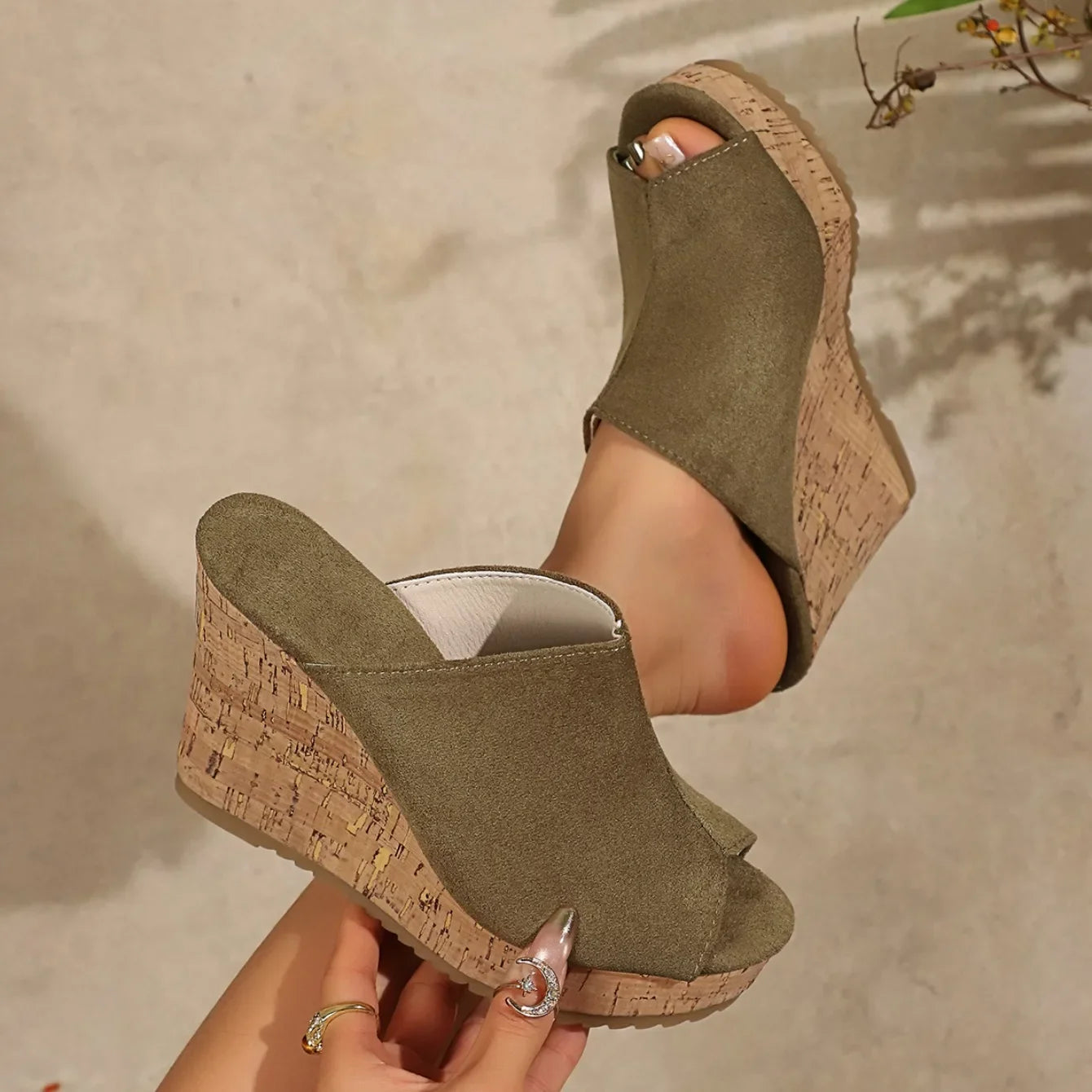 Sandales d'été antidérapantes et résistantes à l'usure pour femmes, chaussures compensées rétro à plateforme, sandales à talons hauts ouvertes, pantoufles