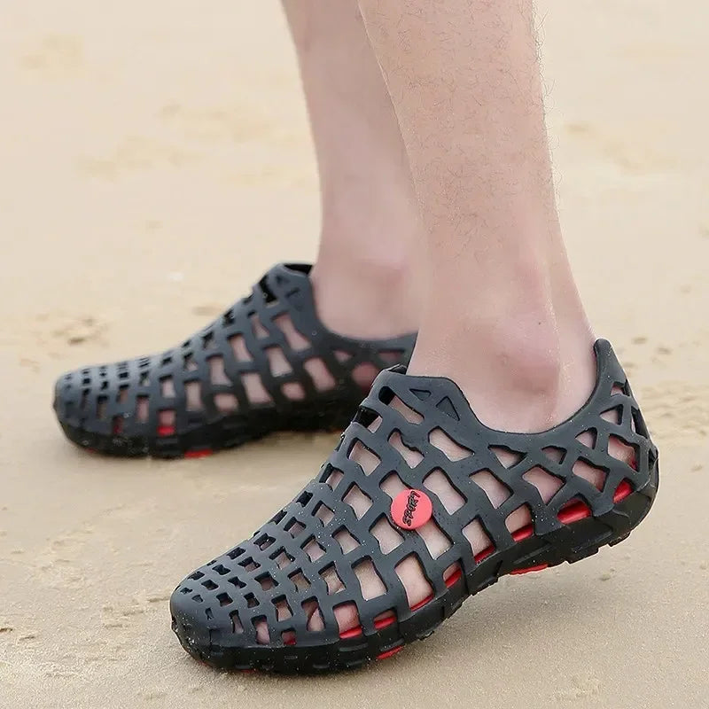 Chaussures d'eau d'été pour hommes, sandales de plage respirantes, chaussures d'eau en amont, pantoufles creuses à séchage rapide pour femmes