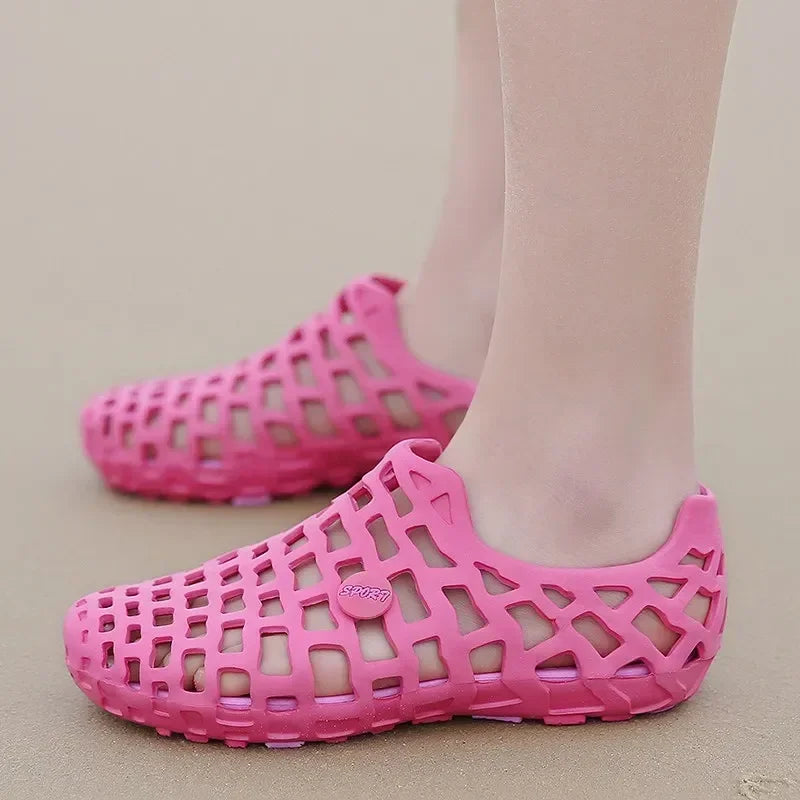 Chaussures d'eau d'été pour hommes, sandales de plage respirantes, chaussures d'eau en amont, pantoufles creuses à séchage rapide pour femmes