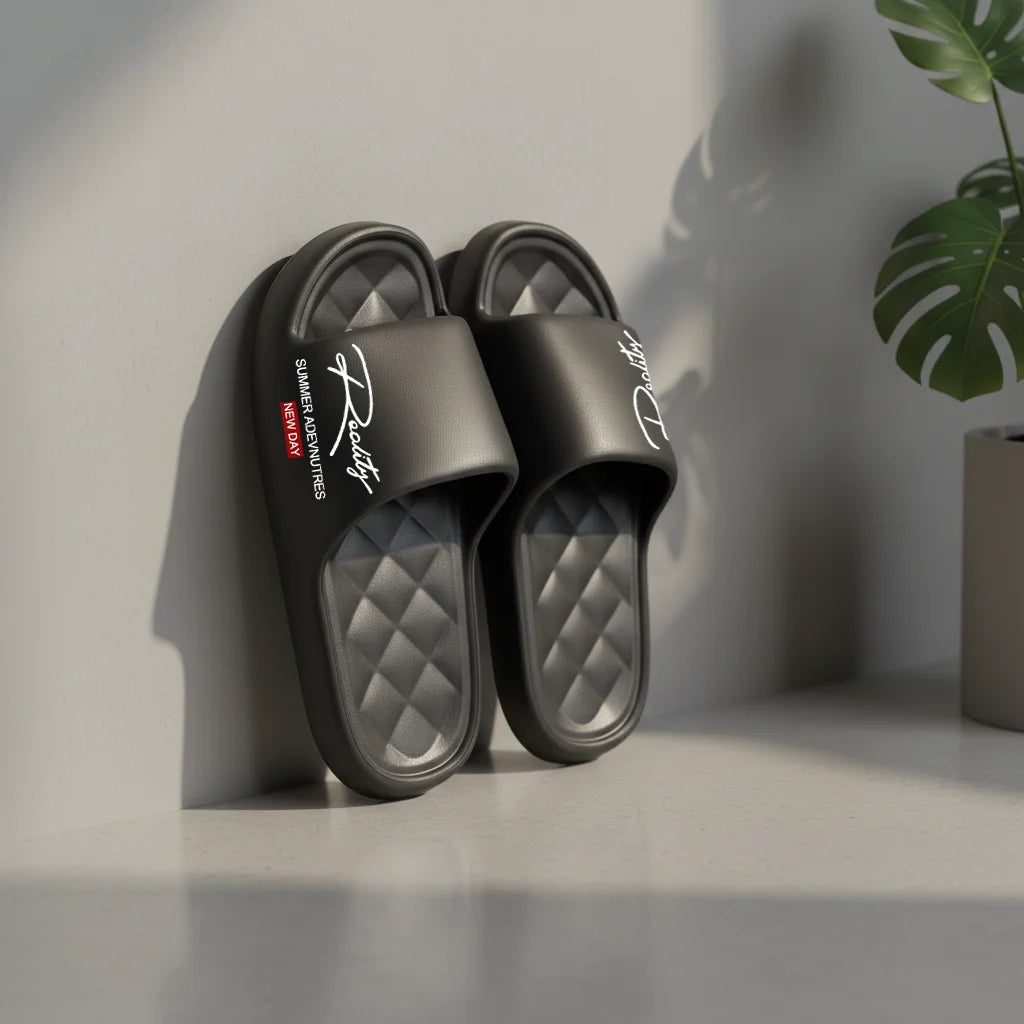 Chaussures d'été EVA au design innovant pour hommes, pantoufles de maison douces et légères, adaptées aux activités de loisirs intérieures et extérieures