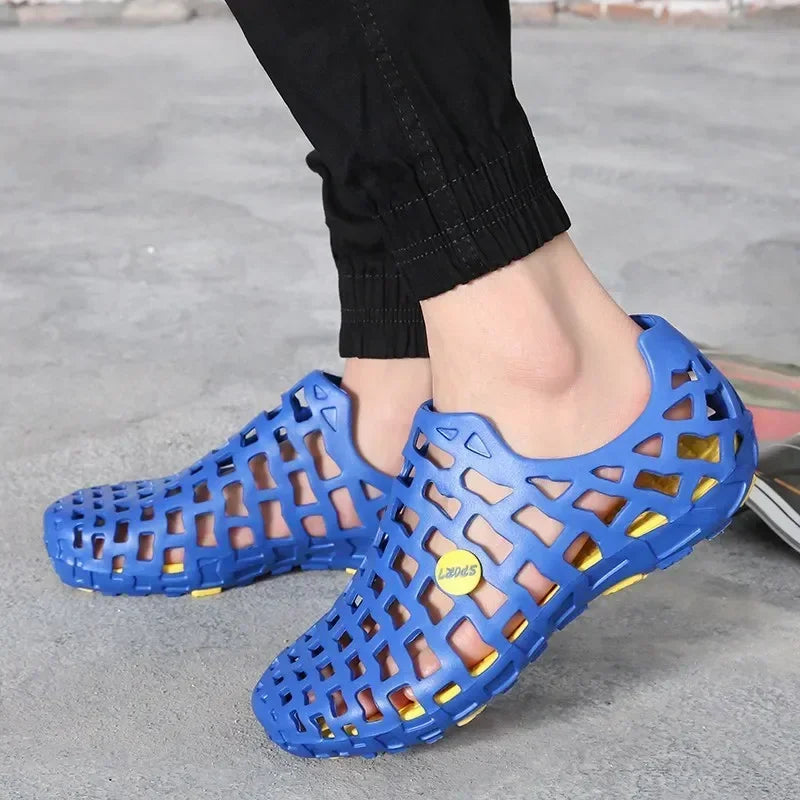 Chaussures d'eau d'été pour hommes, sandales de plage respirantes, chaussures d'eau en amont, pantoufles creuses à séchage rapide pour femmes