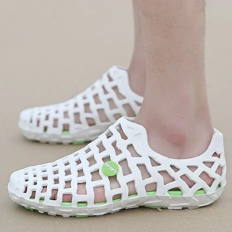Chaussures d'eau d'été pour hommes, sandales de plage respirantes, chaussures d'eau en amont, pantoufles creuses à séchage rapide pour femmes