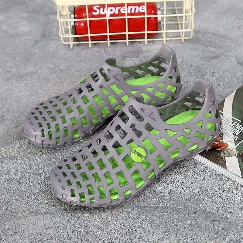 Chaussures d'eau d'été pour hommes, sandales de plage respirantes, chaussures d'eau en amont, pantoufles creuses à séchage rapide pour femmes