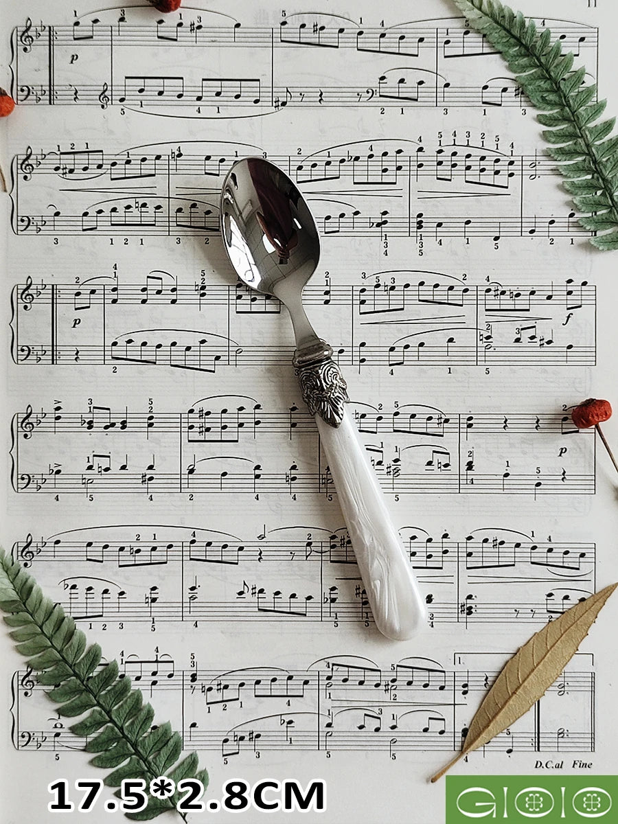Ensemble de couverts vintage en argent