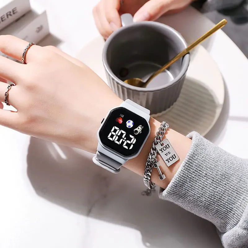 Nouvelle montre numérique LED pour enfants, garçons et filles, montres de sport de football, montre numérique en silicone, montre-bracelet électronique décontractée pour enfants