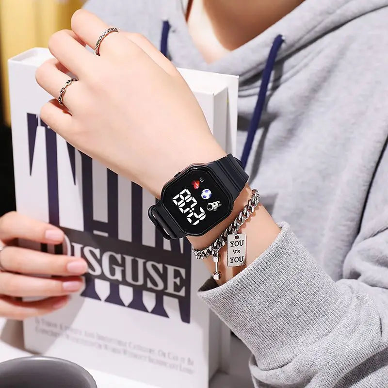 Nouvelle montre numérique LED pour enfants, garçons et filles, montres de sport de football, montre numérique en silicone, montre-bracelet électronique décontractée pour enfants